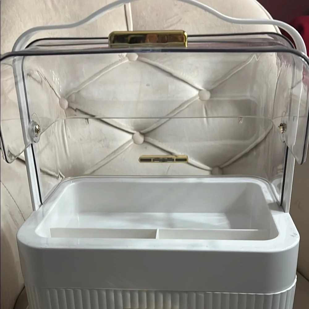 Amazon White and Gold Makeup Organizer with Elegant Design